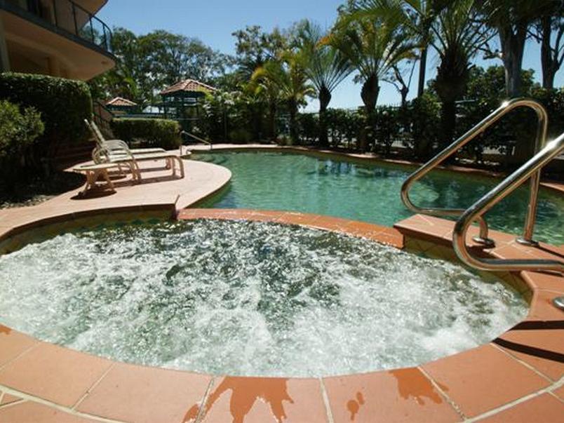 The Esplanade Riverview Holiday Apartments 마루치도르 외부 사진