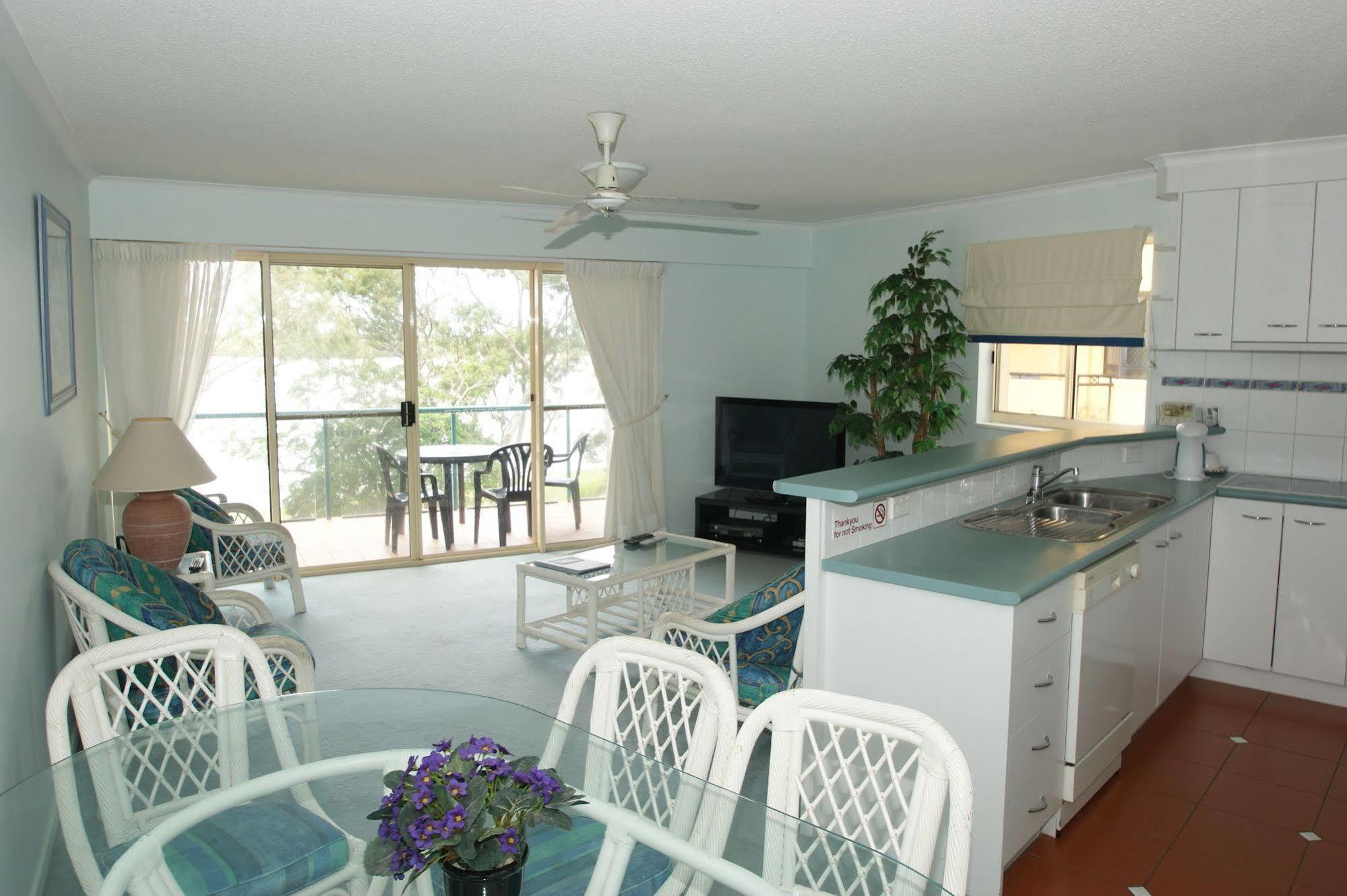 The Esplanade Riverview Holiday Apartments 마루치도르 외부 사진