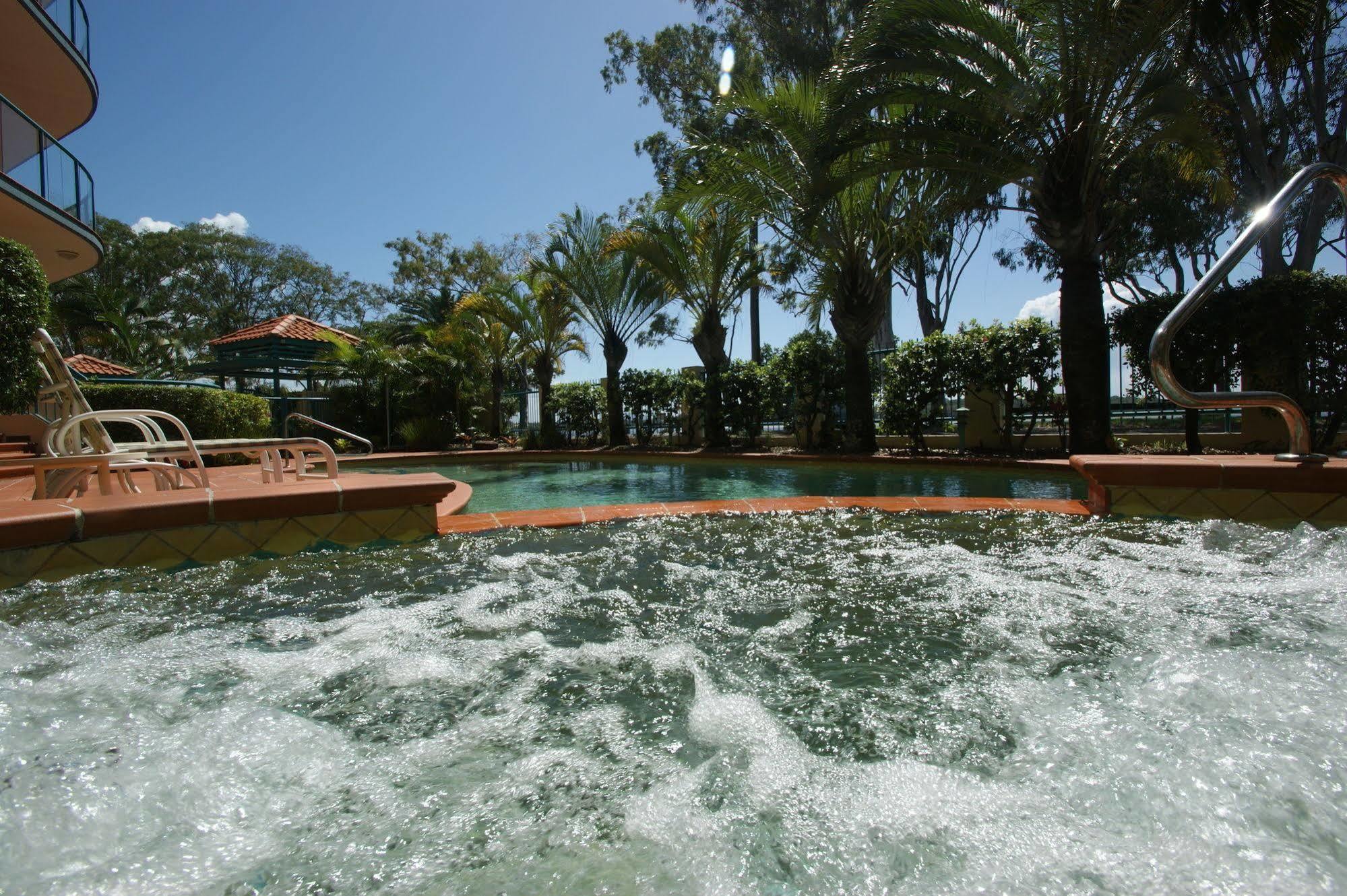 The Esplanade Riverview Holiday Apartments 마루치도르 외부 사진