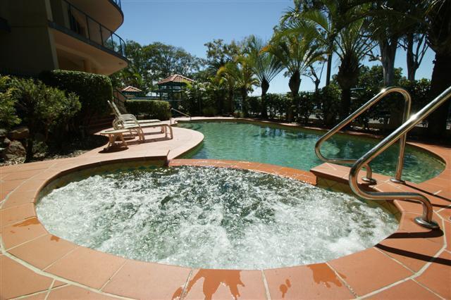 The Esplanade Riverview Holiday Apartments 마루치도르 외부 사진